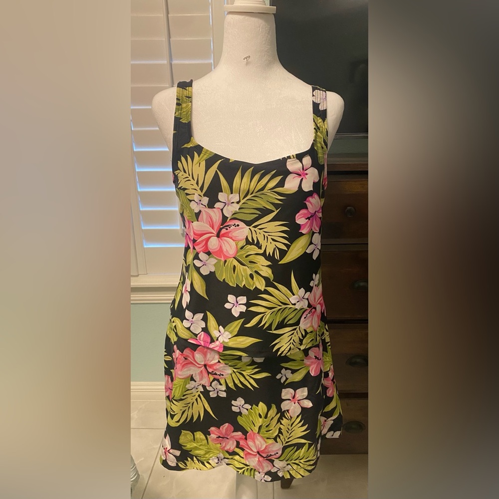 Gently used CATALINA two piece bathing suit in Women’s Large